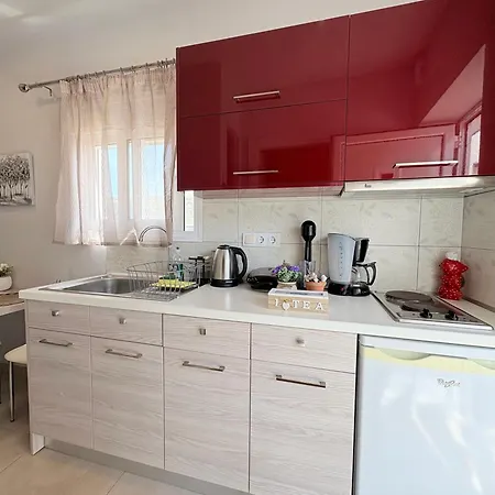 M&n * Archangelos (Rhodes)